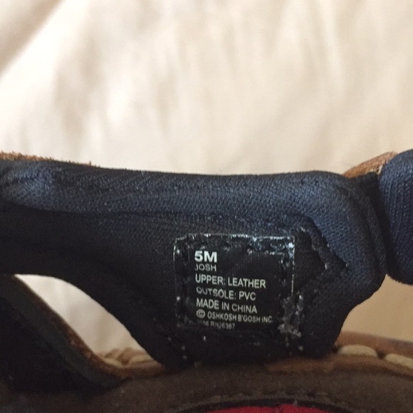 Oshkosh est. 1895 boy shous size 5.M - Picture 8 of 8